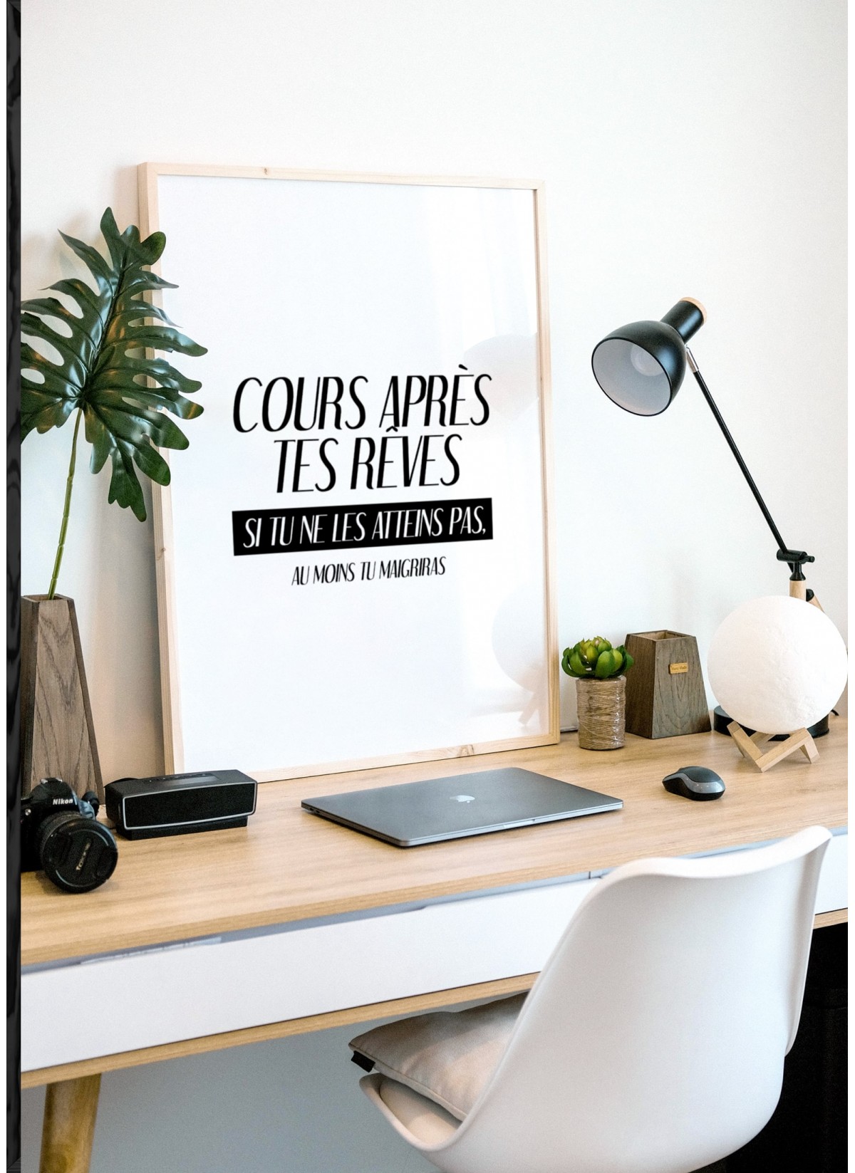 Affiche "Cours après tes rêves..."
