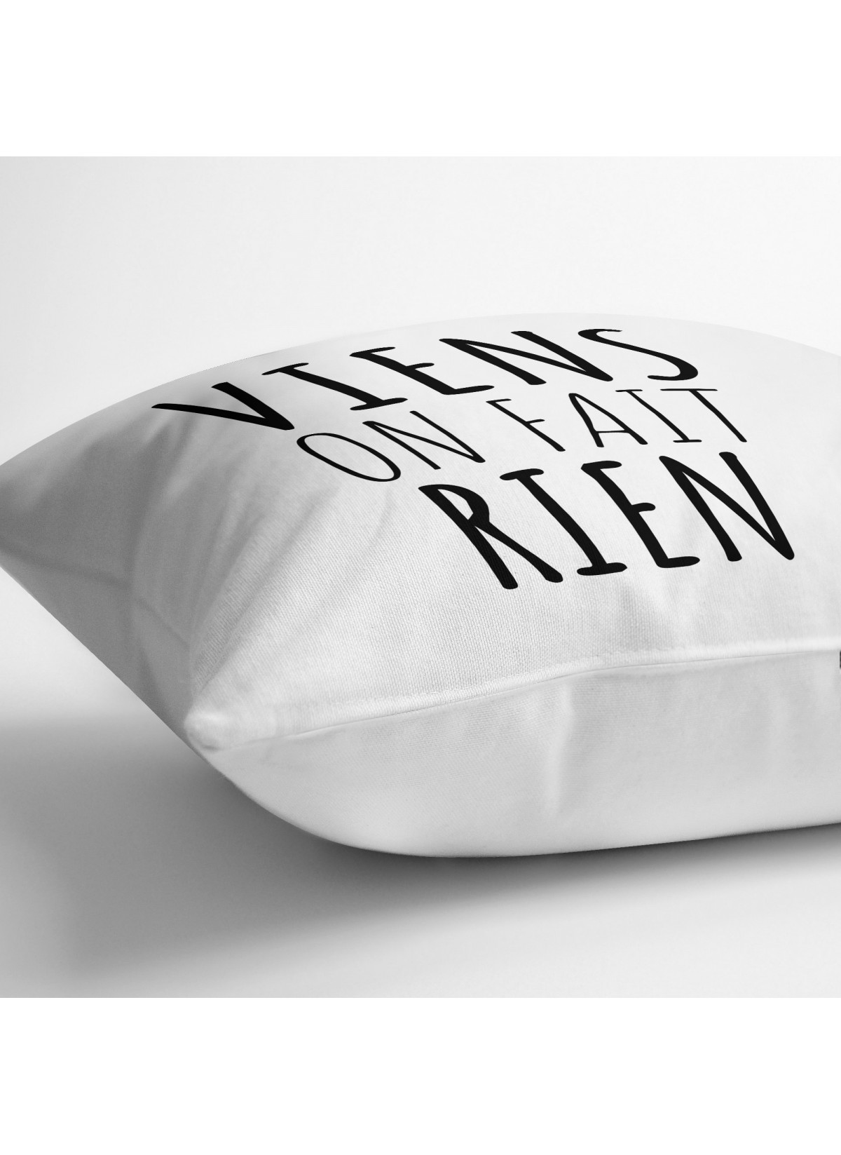 Coussin Humour Viens on fait rien|  L’Afficherie